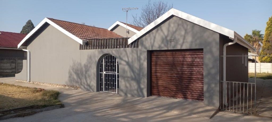 3 Bedroom Property for Sale in Riebeeckstad Free State